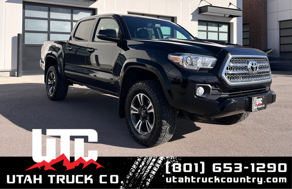 Used 2017 Toyota Tacoma TRD Sport AWD/4WD image 1