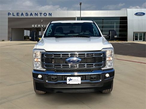 Used 2024 Ford F250 XLT w/ FX4 Off-Road Package image 8