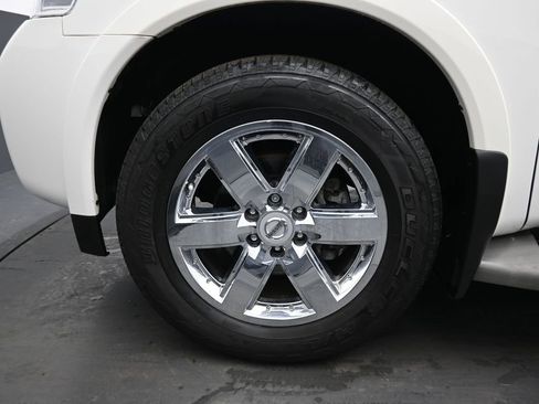 Used 2011 Nissan Armada Platinum w/ 2nd Row Captain Seat Pkg image 62