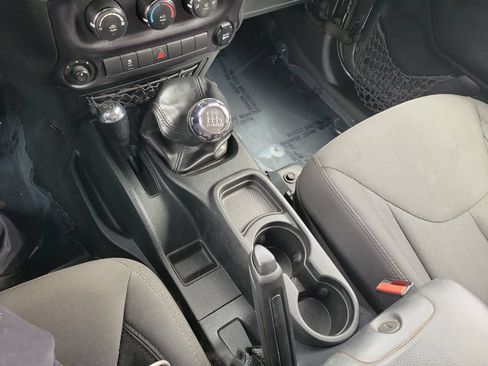 Used 2017 Jeep Wrangler Unlimited Sport w/ Quick Order Package 23S AWD/4WD image 18