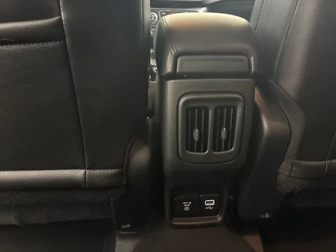 Used 2021 Jeep Compass Latitude AWD/4WD image 16