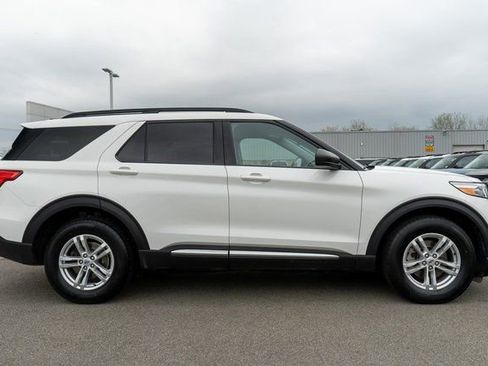 Used 2022 Ford Explorer XLT w/ Equipment Group 202A AWD/4WD image 5