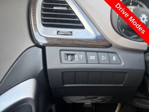 Used 2017 Hyundai Santa Fe Sport FWD image 12
