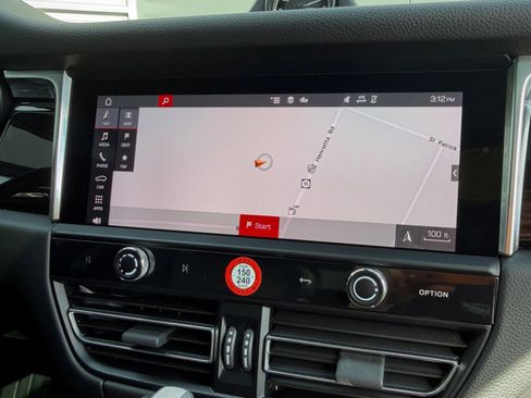Certified 2025 Porsche Macan AWD/4WD image 22