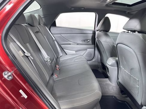 Used 2025 Hyundai Elantra SEL FWD image 28