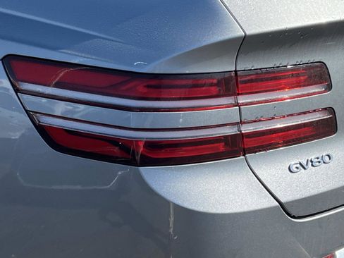 Used 2024 Genesis GV80 2.5T AWD/4WD image 8