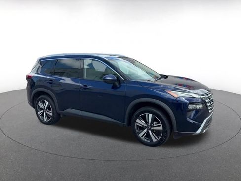 Used 2026 Nissan Rogue SL AWD/4WD image 2