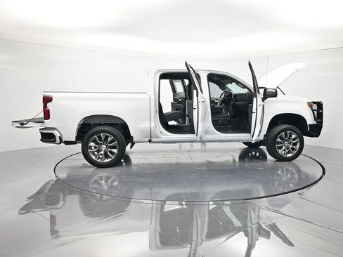Used 2022 Chevrolet Silverado 1500 RST w/ Z71 Off-Road Package AWD/4WD image 48