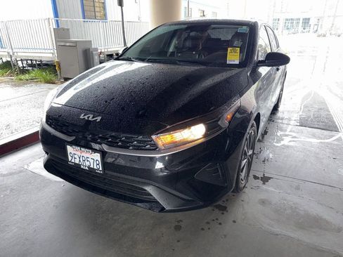 Used 2023 Kia Forte LXS image 2