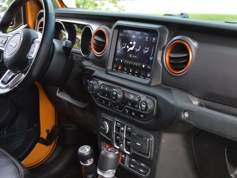 Used 2021 Jeep Gladiator Mojave AWD/4WD image 38