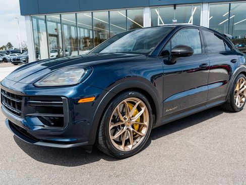 Used 2024 Porsche Cayenne Turbo GT image 21