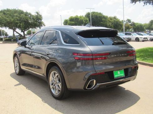 Used 2023 Genesis GV70 2.5T w/ Select Package image 13