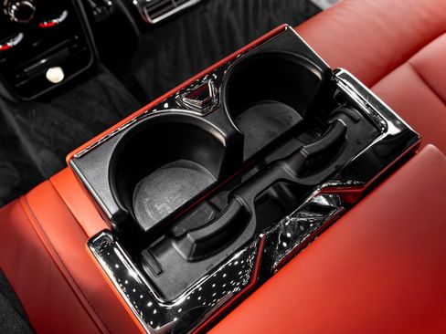 Used 2021 Rolls-Royce Cullinan Black Badge AWD/4WD image 33
