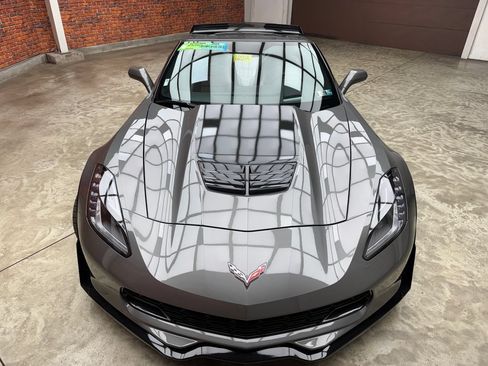 Used 2015 Chevrolet Corvette Z06 w/ 3LZ Preferred Equipment Group RWD image 28