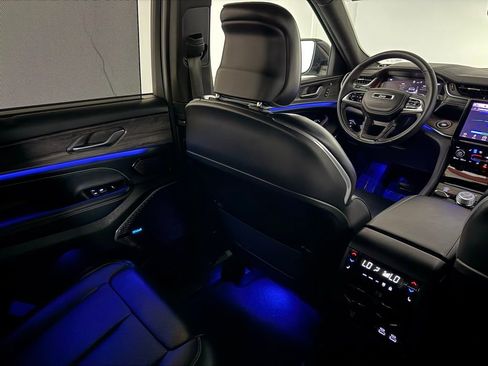 Used 2022 Jeep Grand Cherokee L Overland w/ Advanced Protech Group III image 54