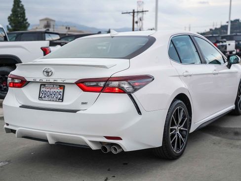 Certified 2022 Toyota Camry SE image 11