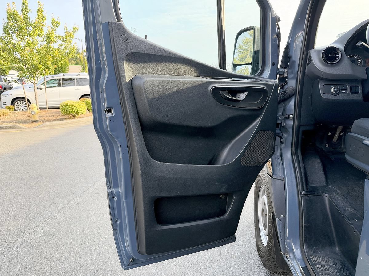 Used 2019 Mercedes-Benz Sprinter 144 image 36