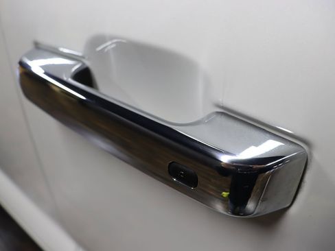 Used 2024 Ford F250 Platinum image 11