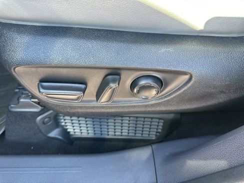 Used 2024 Toyota Sienna XLE image 12