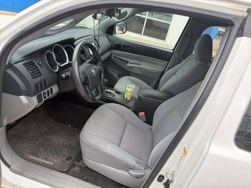 Used 2015 Toyota Tacoma 2WD Access Cab image 12