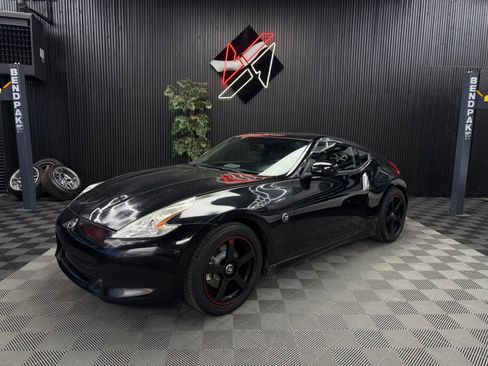 Used 2009 Nissan 370Z Touring RWD image 1