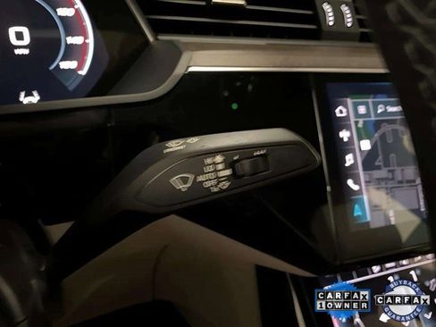 Used 2024 Audi Q8 e-tron Premium image 32