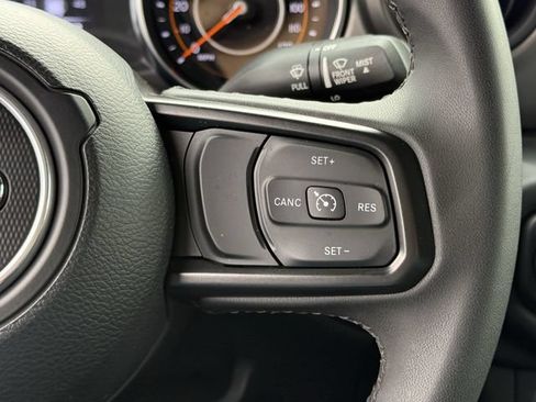 Used 2023 Jeep Gladiator Sport AWD/4WD image 11