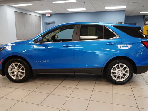 Used 2024 Chevrolet Equinox LT w/ LPO, Floor Liner Package FWD image 2