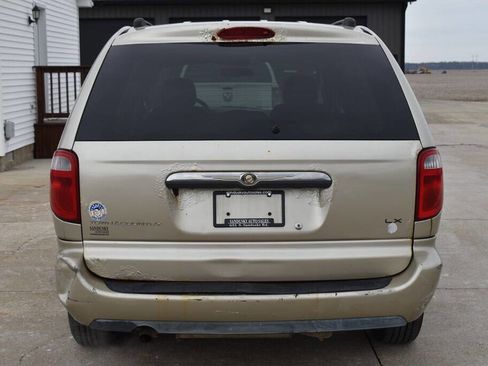Used 2005 Chrysler Town & Country LX w/ Popular Equipment Group II image 4