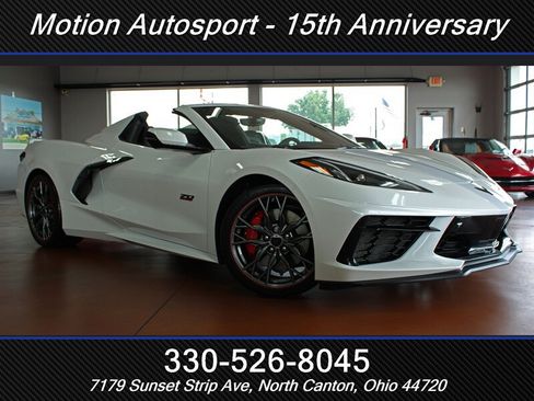 Used 2023 Chevrolet Corvette Stingray Premium Conv w/ Z51 Performance Package RWD image 2