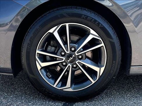 Used 2023 Kia Forte LXS w/ LXS Technology Package FWD image 7