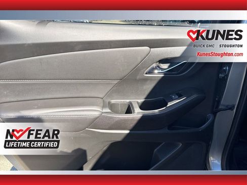 Used 2023 Chevrolet Traverse LT w/ LPO, Floor Liner Package image 37