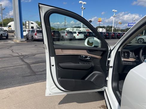 New 2026 Volvo XC90 B6 Plus w/ Protection Package Premier AWD/4WD image 12