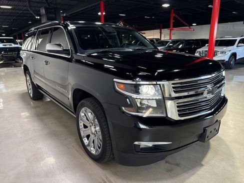 Used 2018 Chevrolet Suburban Premier AWD/4WD image 8