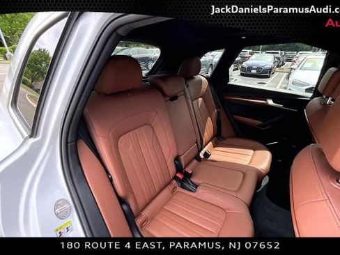 Used 2023 Audi Q5 2.0T Premium w/ Convenience Package AWD/4WD image 19