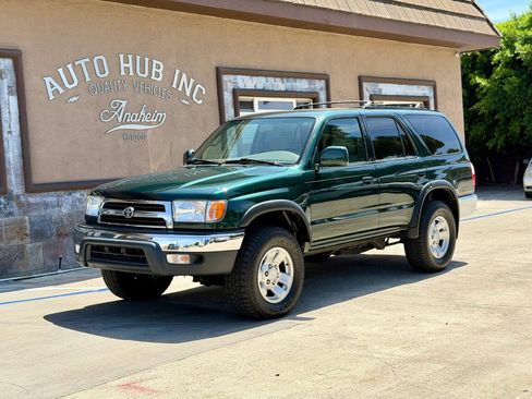 Used 2000 Toyota 4Runner SR5 AWD/4WD image 1