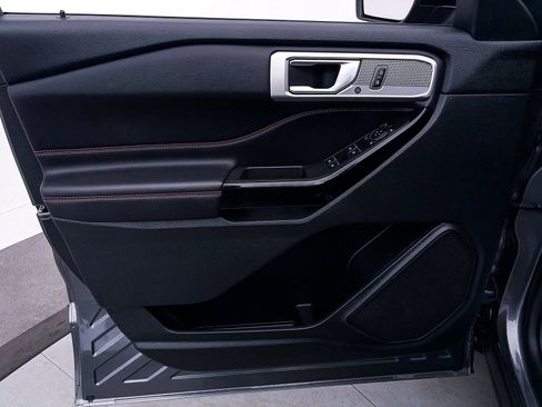 Used 2023 Ford Explorer ST-Line w/ Class IV Trailer Tow Package image 17