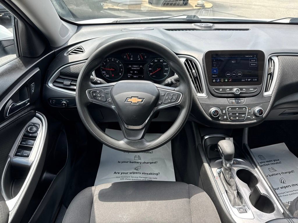 Used 2025 Chevrolet Malibu LT FWD image 26