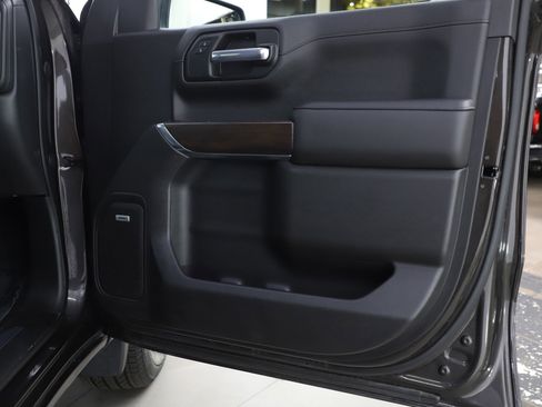 Used 2021 GMC Sierra 1500 SLT w/ SLT Premium Plus Package image 9