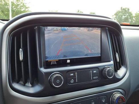 Used 2020 Chevrolet Colorado Z71 AWD/4WD image 14