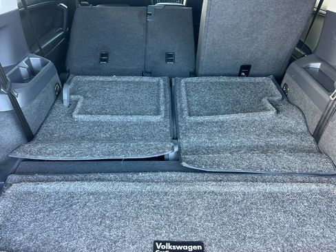 Used 2019 Volkswagen Tiguan SE w/ Panoramic Sunroof Package AWD/4WD image 16