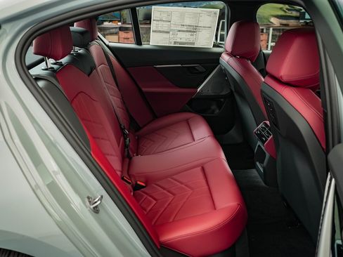 New 2026 BMW 530i xDrive w/ M Sport Package image 39