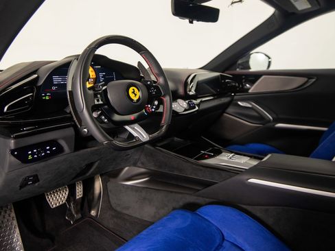 Used 2025 Ferrari Purosangue AWD/4WD image 39