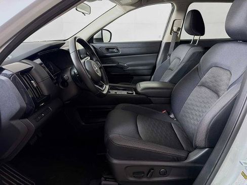 Certified 2024 Nissan Pathfinder SV AWD/4WD image 17
