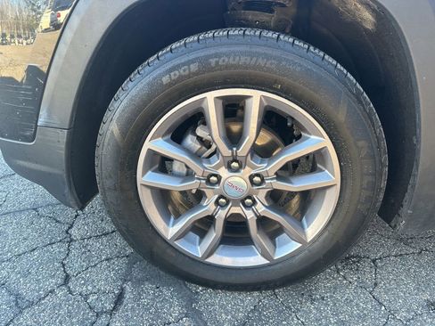 Used 2023 GMC Terrain SLT image 31