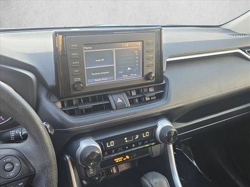 Used 2019 Toyota RAV4 XLE FWD image 14