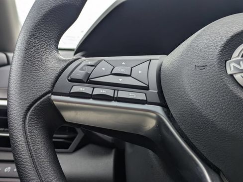 Used 2025 Nissan Altima 2.5 SV FWD image 22