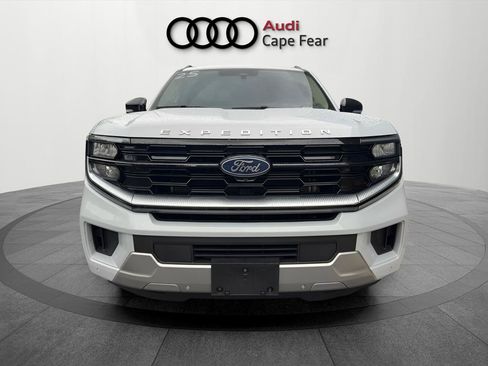 Used 2025 Ford Expedition Platinum AWD/4WD image 7