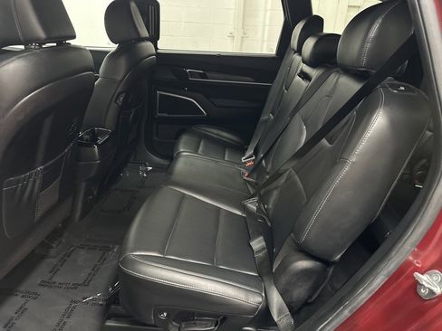 Used 2023 Kia Telluride EX X-Line image 32