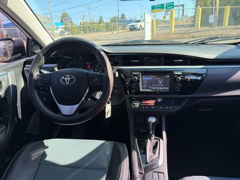 Used 2016 Toyota Corolla S Premium image 20